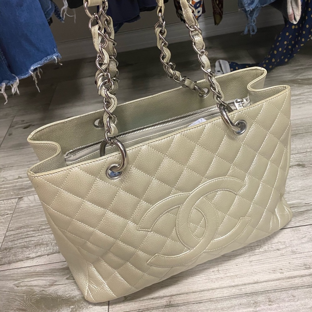 Authentic Chanel Handbag - Picture 7 of 7